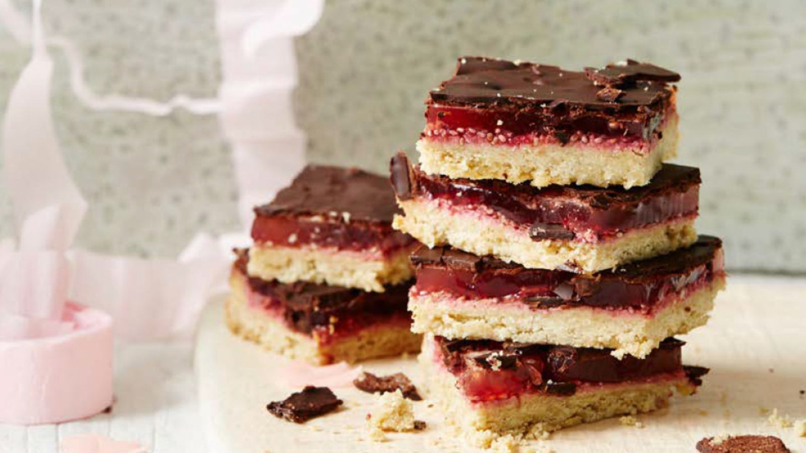 Off The Wagon Wheel Cake