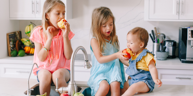 Nurturing Healthy Eating Habits in Your Toddler