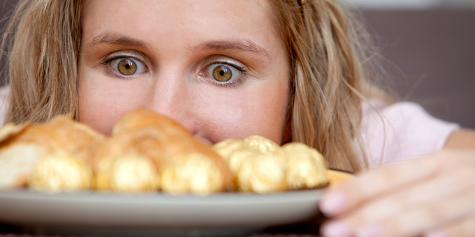 How to Mindfully Manage Cravings Using Urge Surfing