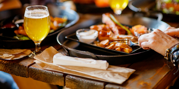Your Guide to Eating at the Pub
